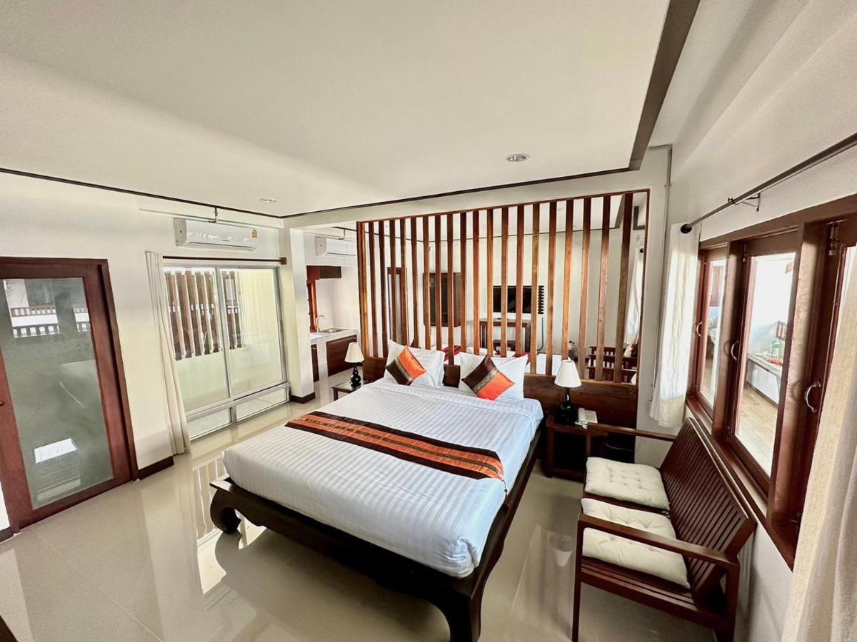 Chirin ฌิรินทร์โฮม Hotel 2*