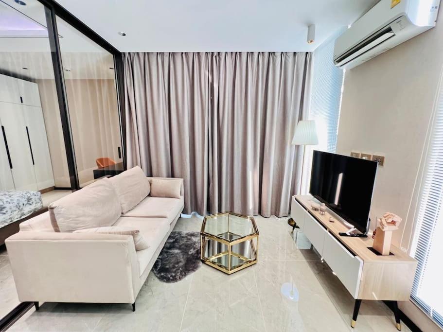 Apartment Glory Condominium กลอรี่คอนโด Chiang Mai