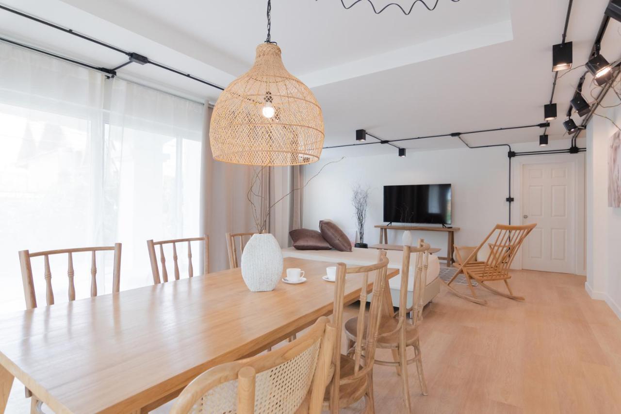 Homestay Mini-me Hubs, Charm & Pool In Old Chiang Mai
