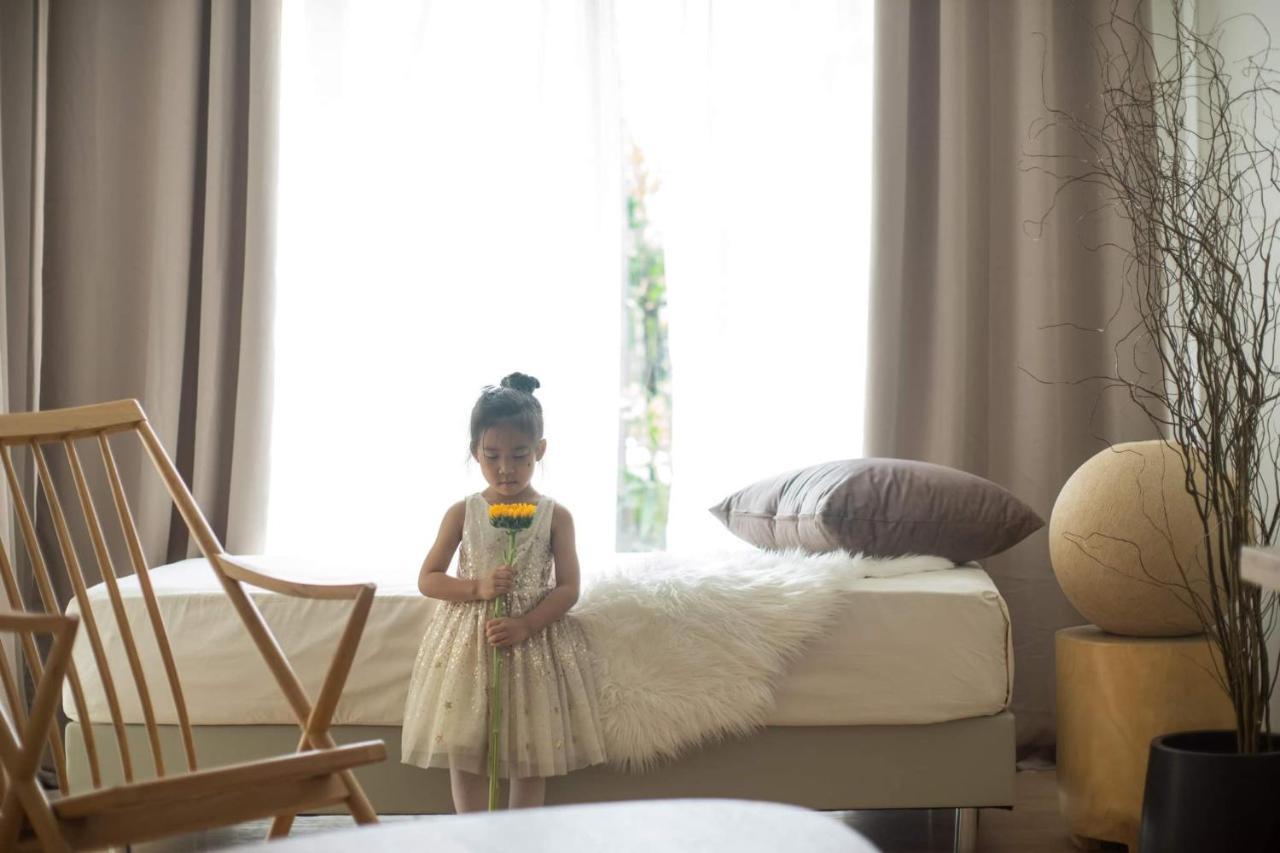 Mini-me Hubs, Charm & Pool In Old Homestay Chiang Mai