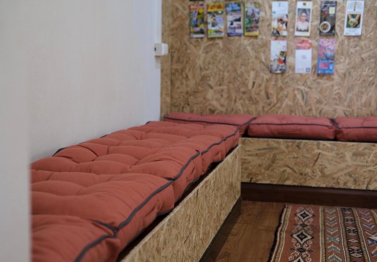 Hostel @home Wua Lai
