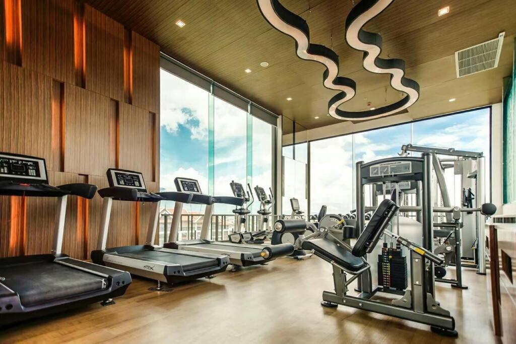 Apartment Rooftoppool#sauna#gym#best Location Intown#luxury Chiang Mai