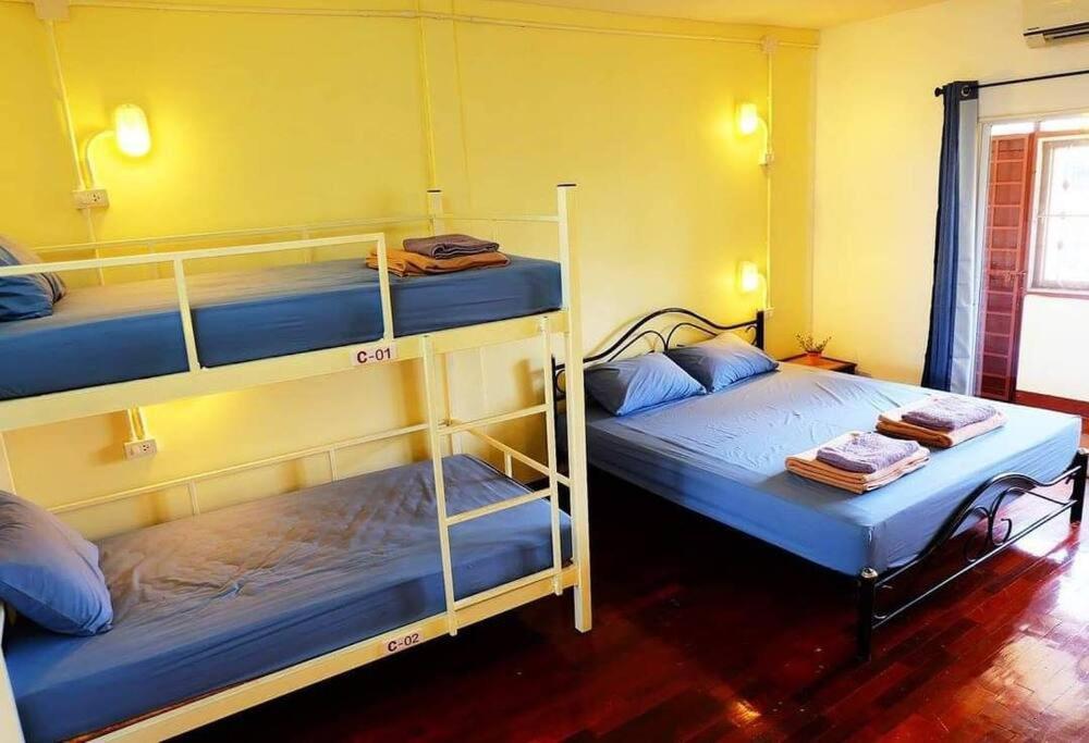 Privateroom#3-beds#aircon#free-wifi Apartment