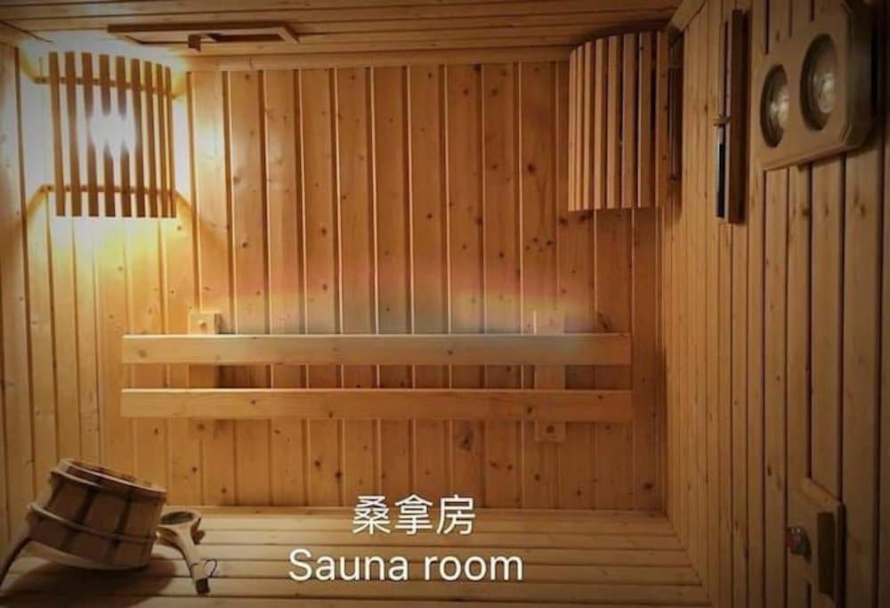 Apartment The Astra 高端无边泳池 / 靠近夜市 / 长康路 / 51 平大床房 717 *