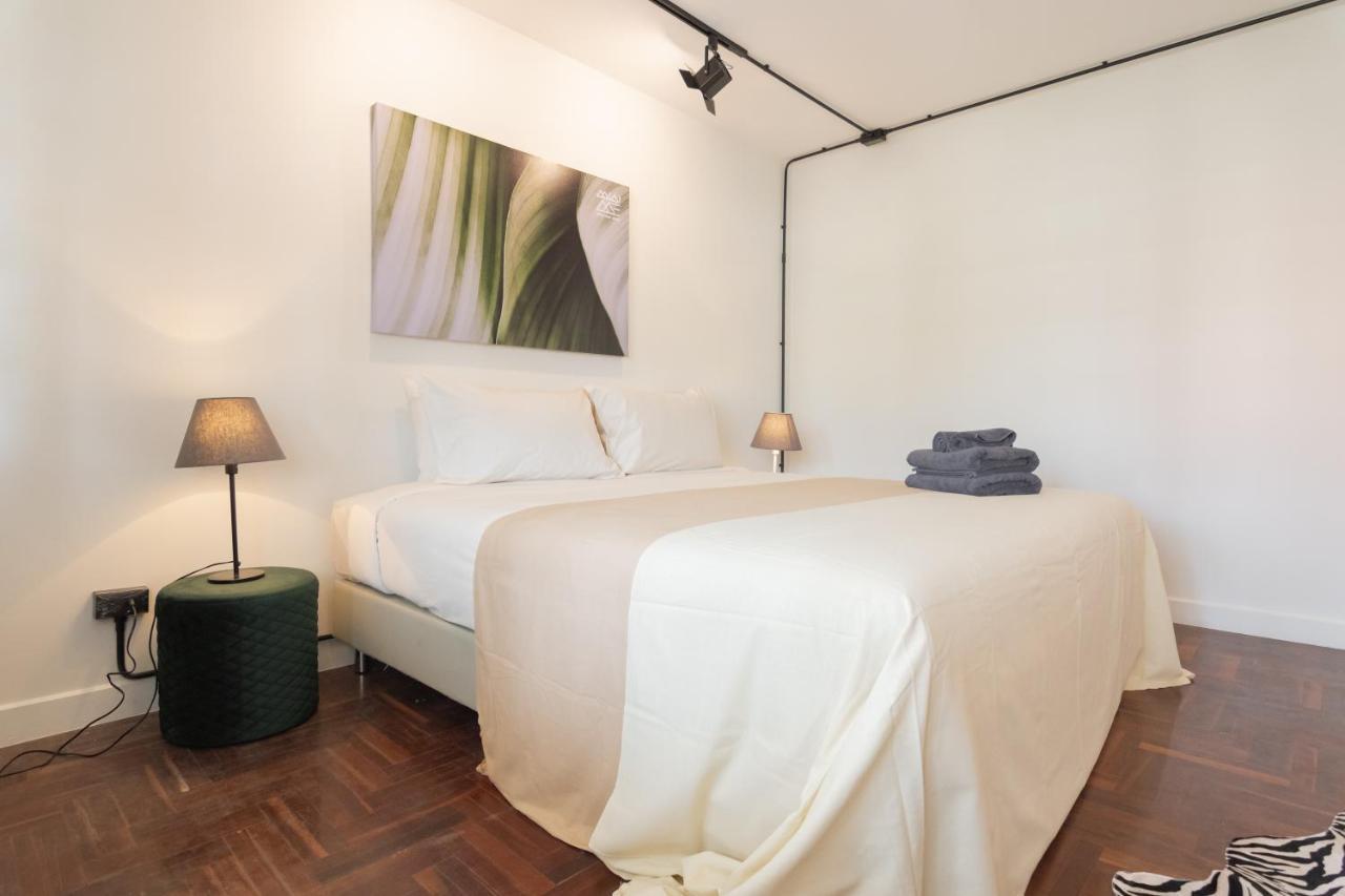 Mini-me Hubs, Charm & Pool In Old Homestay Chiang Mai