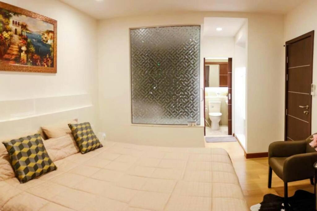 Rooftoppool#sauna#gym#best Location Intown#luxury Apartment *