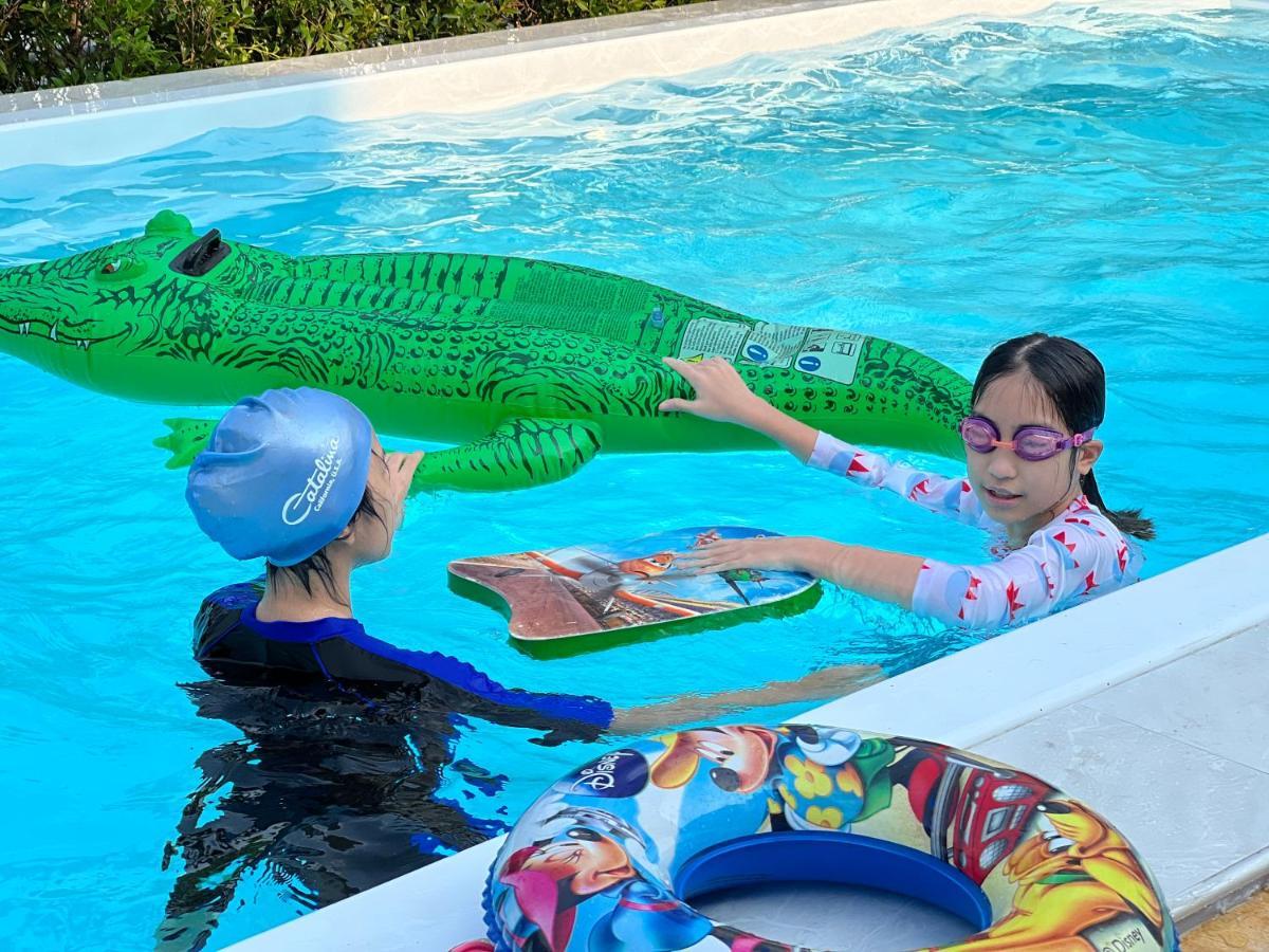 Mini-me Hubs, Charm & Pool In Old Chiang Mai