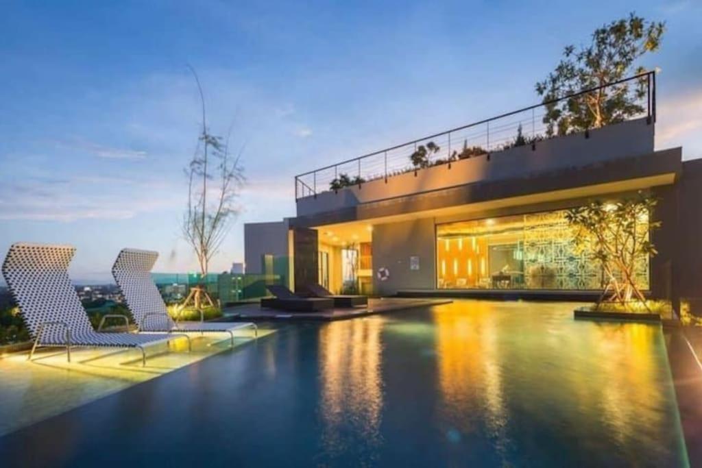 Appartement The Astra Chiang Mai