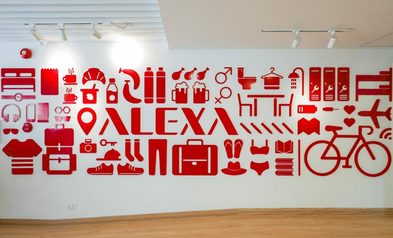 Alexa Nimman Hostel *