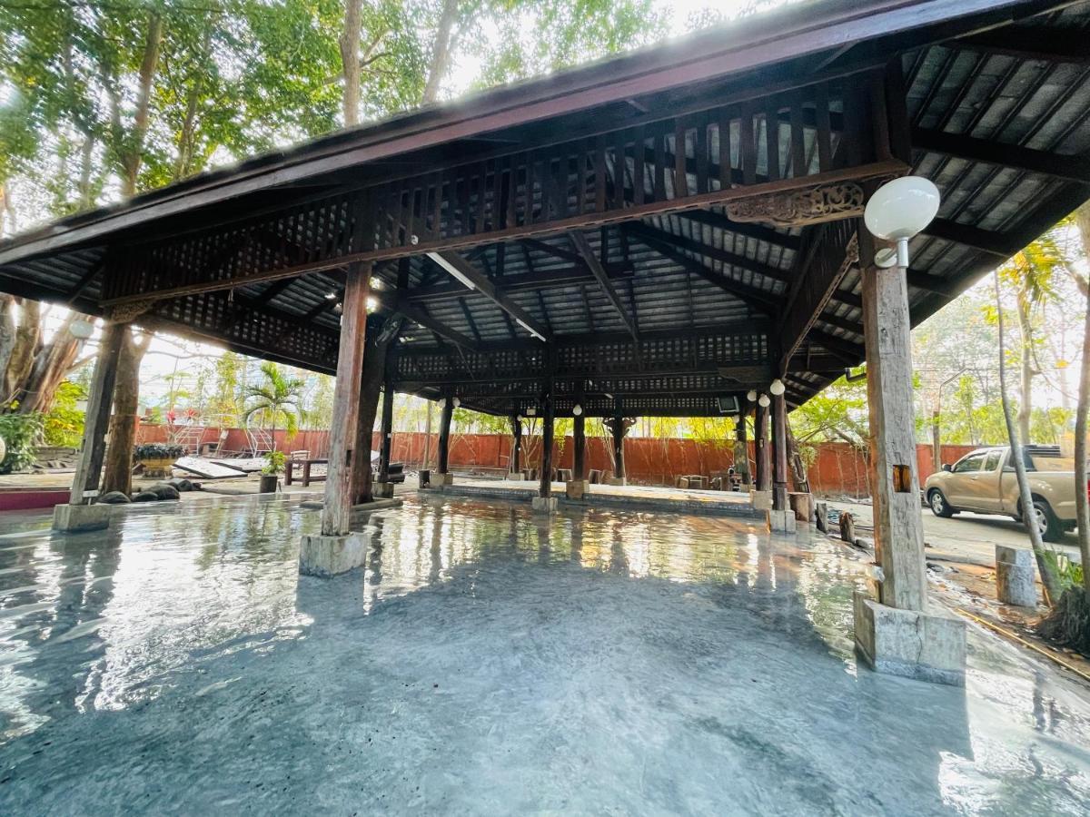 Dreamer Club Treehouse Bridge With Pool Homestay
