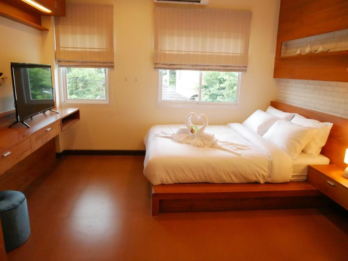 #3bed #4bath Close To Unity School And Airport *