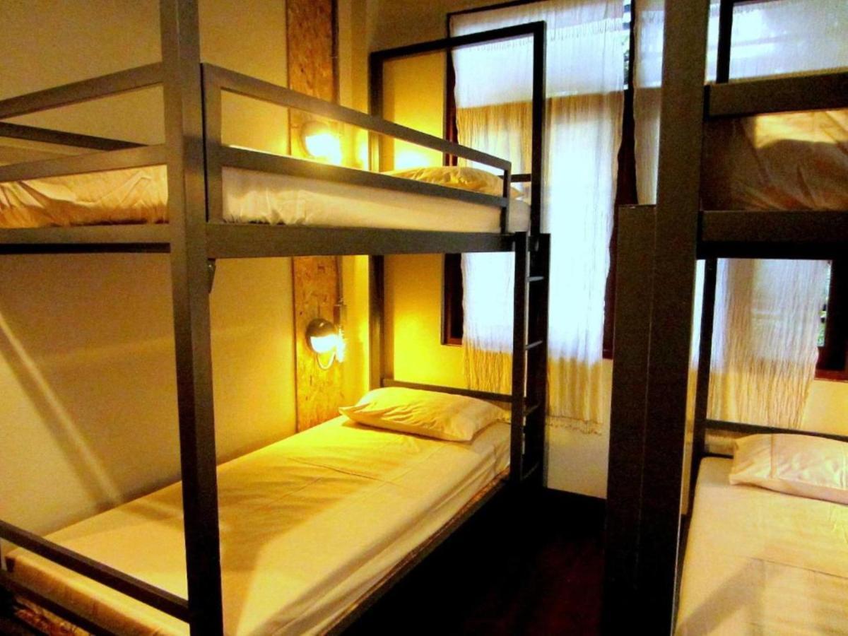 D Hostel *