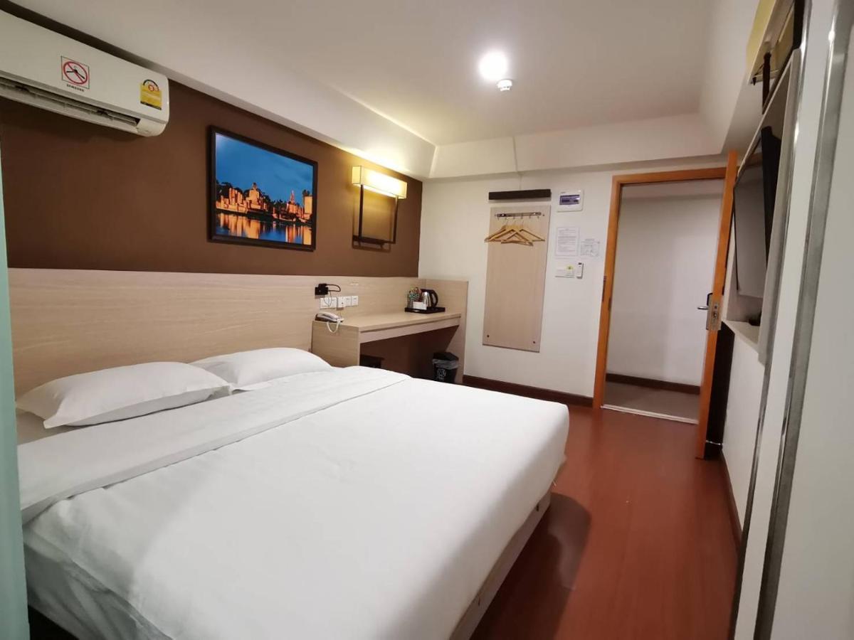 Hotel Chiang Roi 7 Days Chiang Mai
