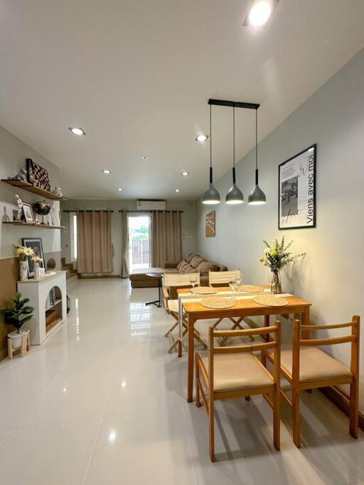New Cozy House 3 Bedrooms In Town *