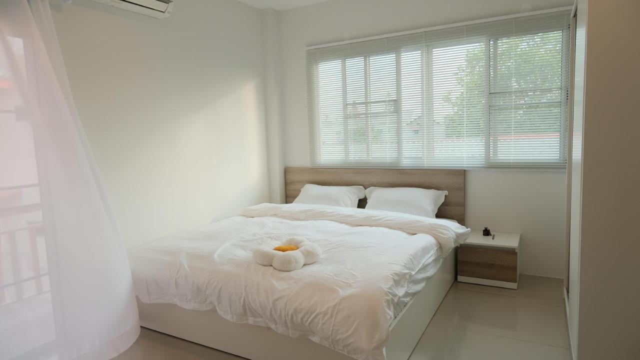 Villa 全新特价4br@tha Phae Gate 四卧度假别墅 距离塔佩门0.6m 25b 中英文管家 Chiang Mai