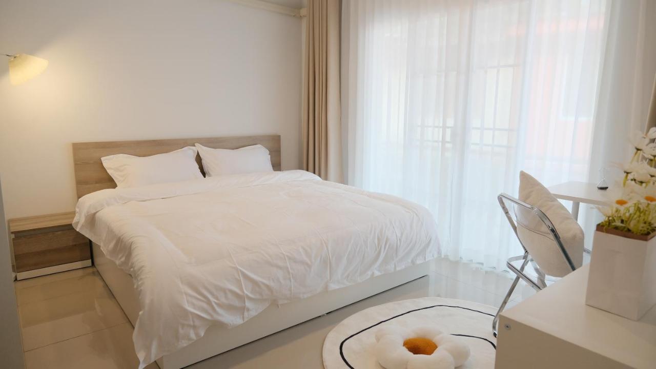 全新特价4br@tha Phae Gate 四卧度假别墅 距离塔佩门0.6m 25b 中英文管家 Villa