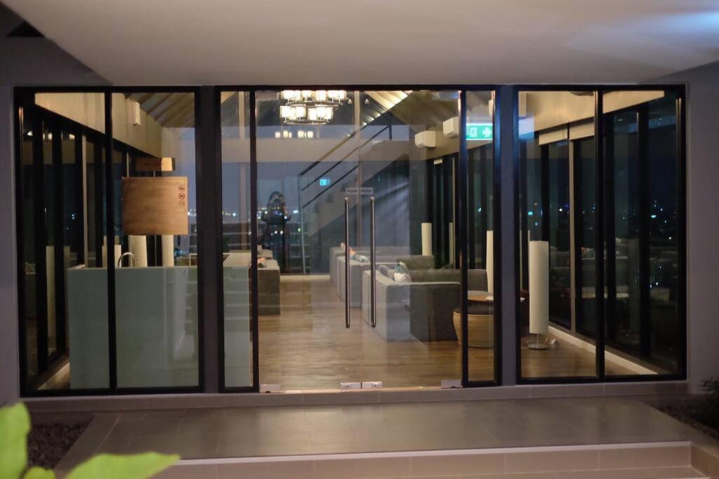 Hight Rise Lux 1bed Roof Pool