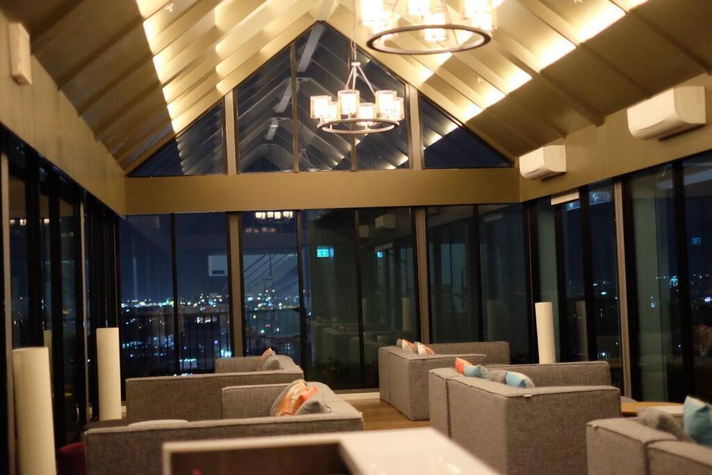 Hight Rise Lux 1bed Roof Pool Chiang Mai