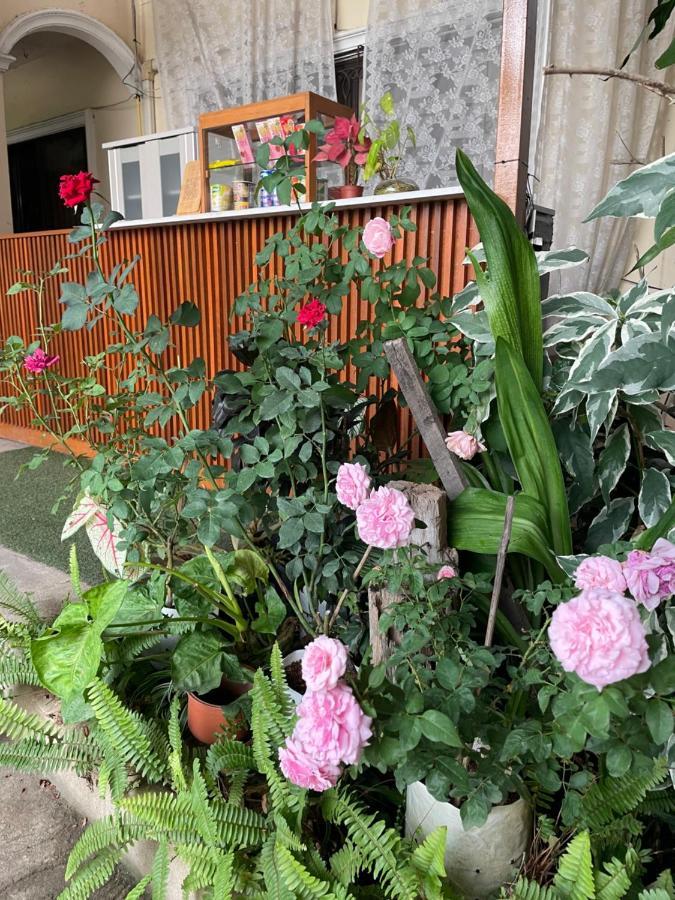 De Rose Hotel