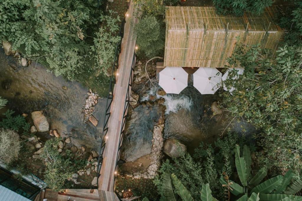 Holiday home Whispering Waterfalls Cabin
