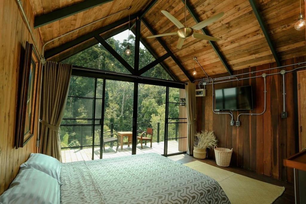 Whispering Waterfalls Cabin