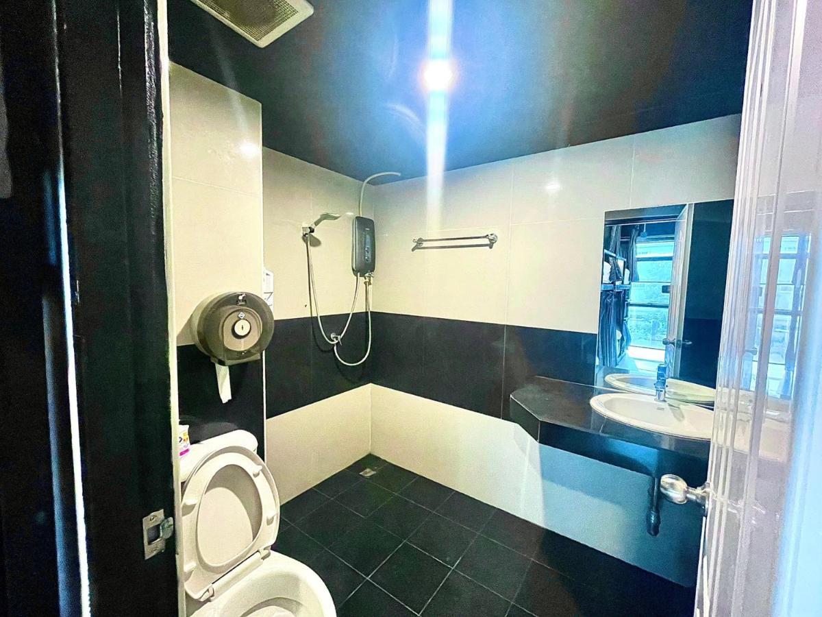 New Warm Light Hostel *