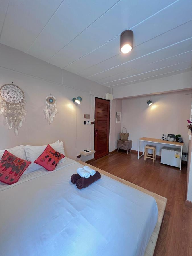 Bed & Breakfast Walking Street Old Town Chiang Mai
