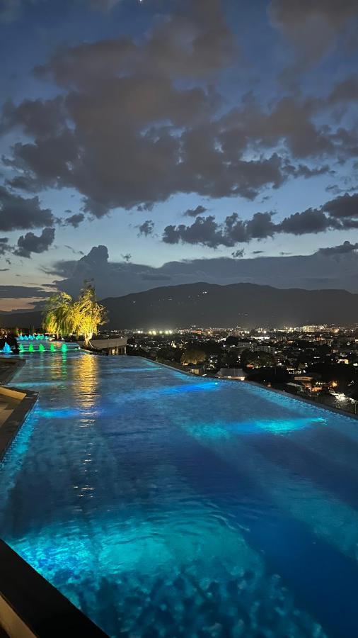 Hotel Astra Sky River 5*