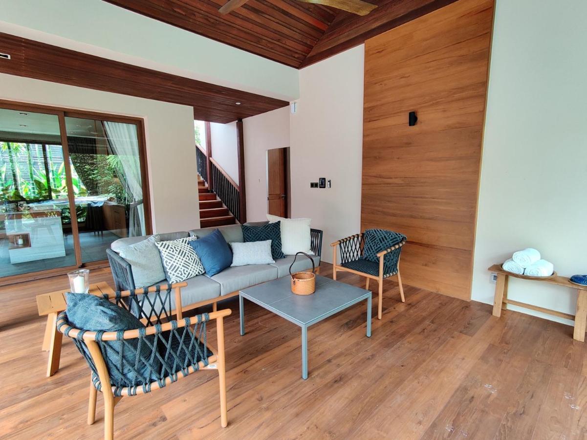 Rarin Villa *