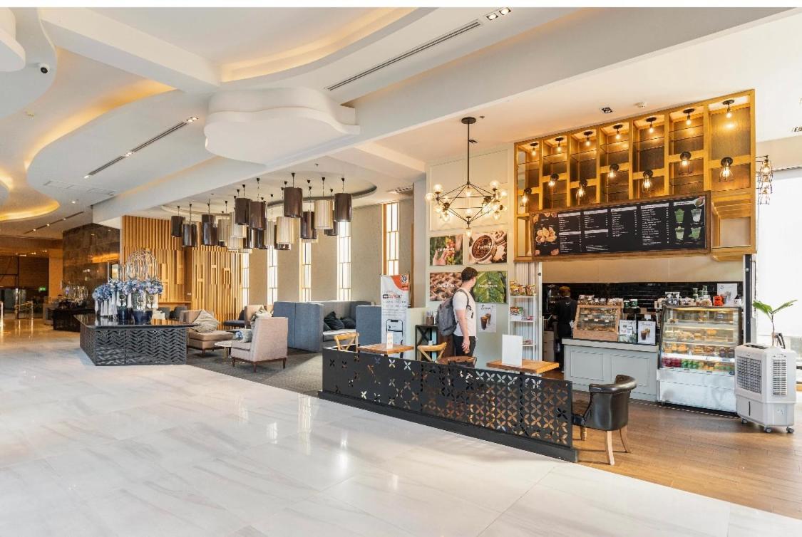 The Astra Luxury Apartment *