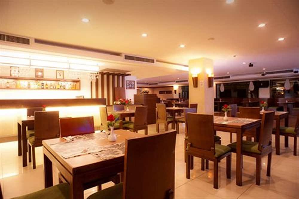 Royal Peninsula Chiangmai Hotel 3*