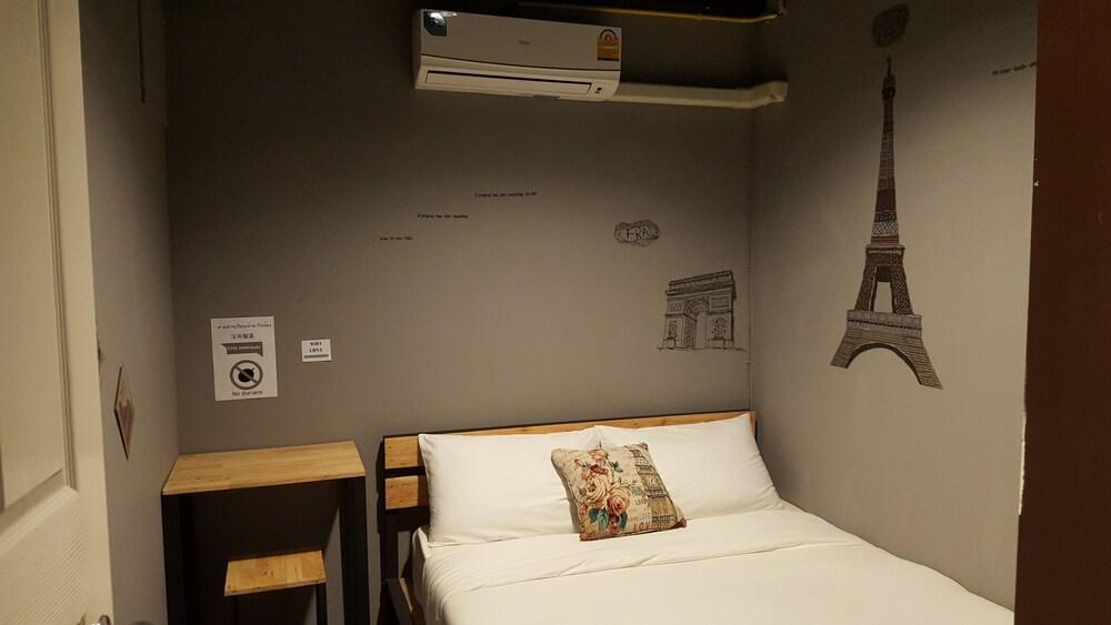La Belle Nuit House *