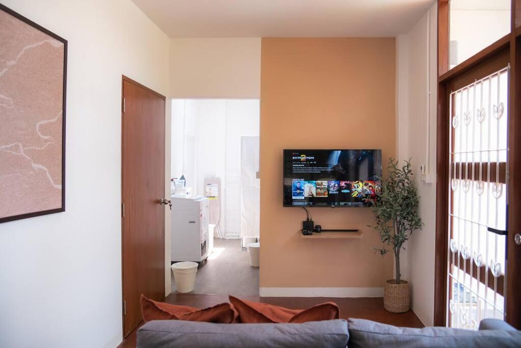 Vakantiehuis Ray's Home,3br With Front Yard,walkable To Nimman *