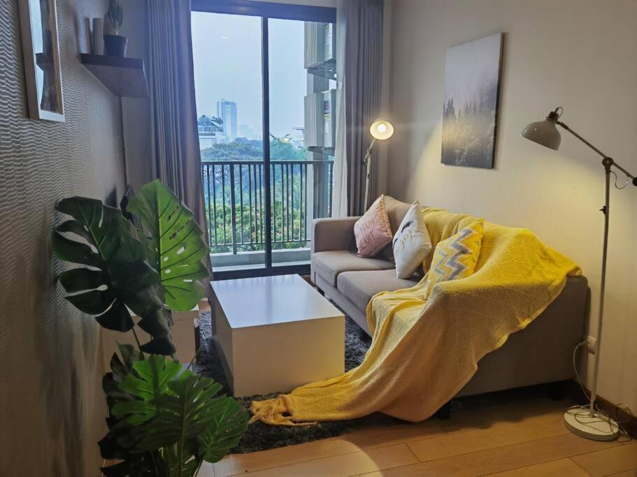 Astra 高楼层65㎡豪华景观公寓/近夜市/楼顶无边泳池/桑拿/健身房 Chiang Mai