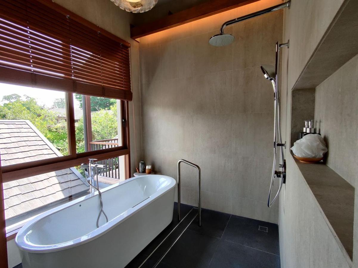 Rarin Villa *