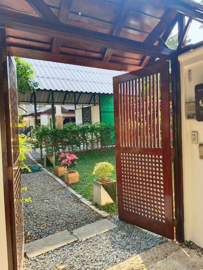 Guest house Britannia Court *