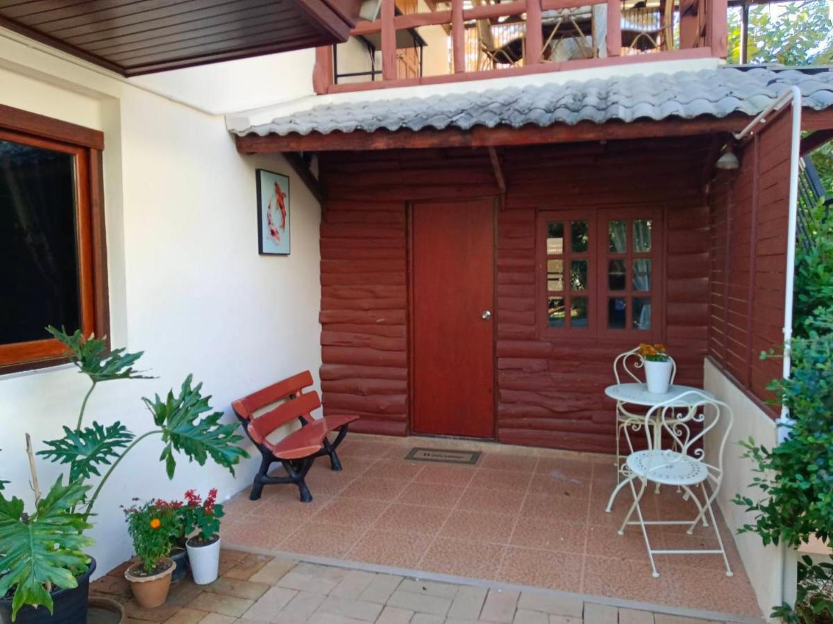 Guest house Britannia Court *