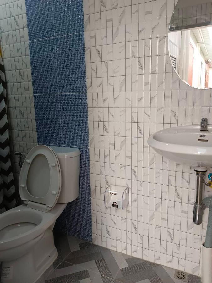 Guest house Britannia Court *