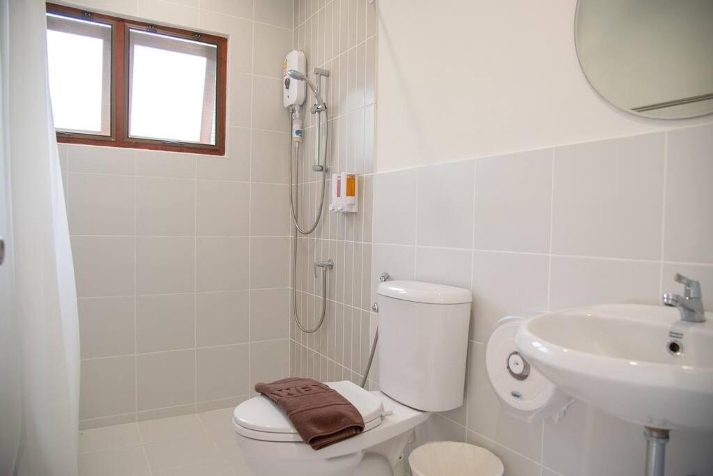 Vakantiehuis Ray's Home,3br With Front Yard,walkable To Nimman Chiang Mai