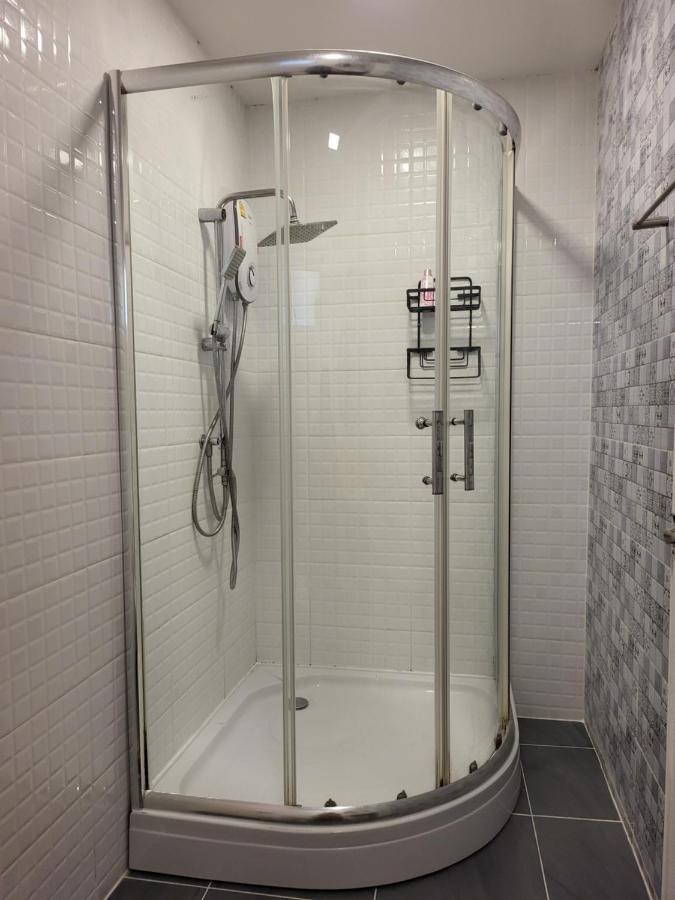 Nimman 4 Bedroom Near One Nimman Apartment *