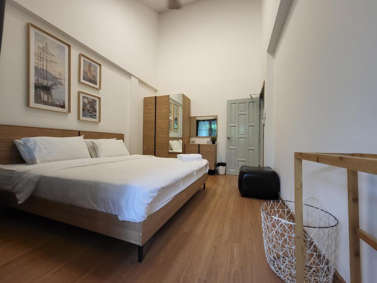Nimman 4 Bedroom Near One Nimman Apartment *