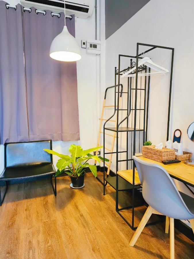 Hostel Sherloft &