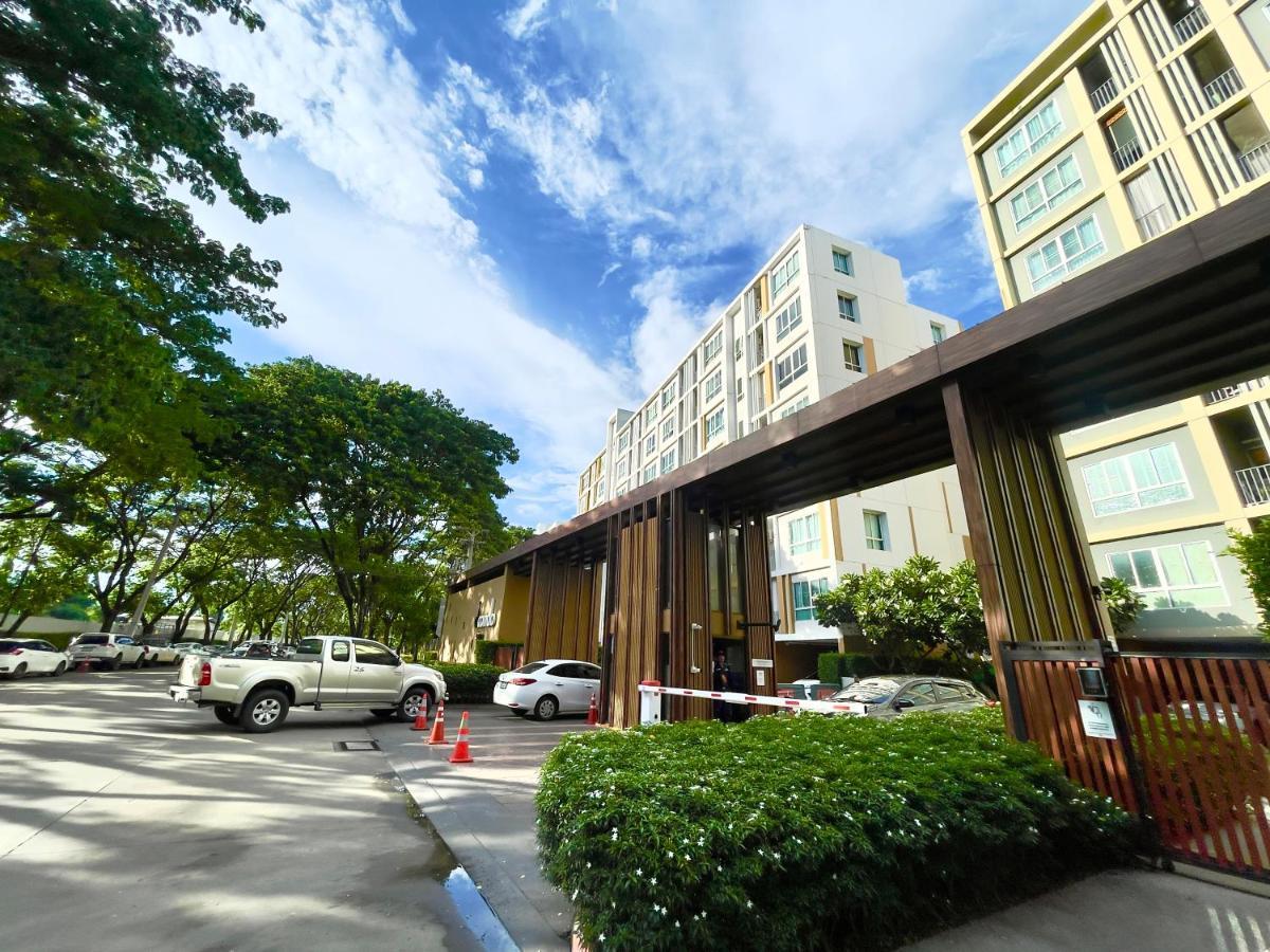 Apartment In Chiangmai Near Festival Chiang Mai