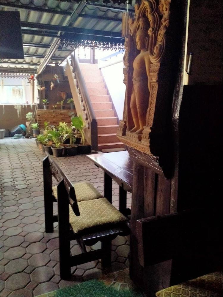 Hostel North Star *