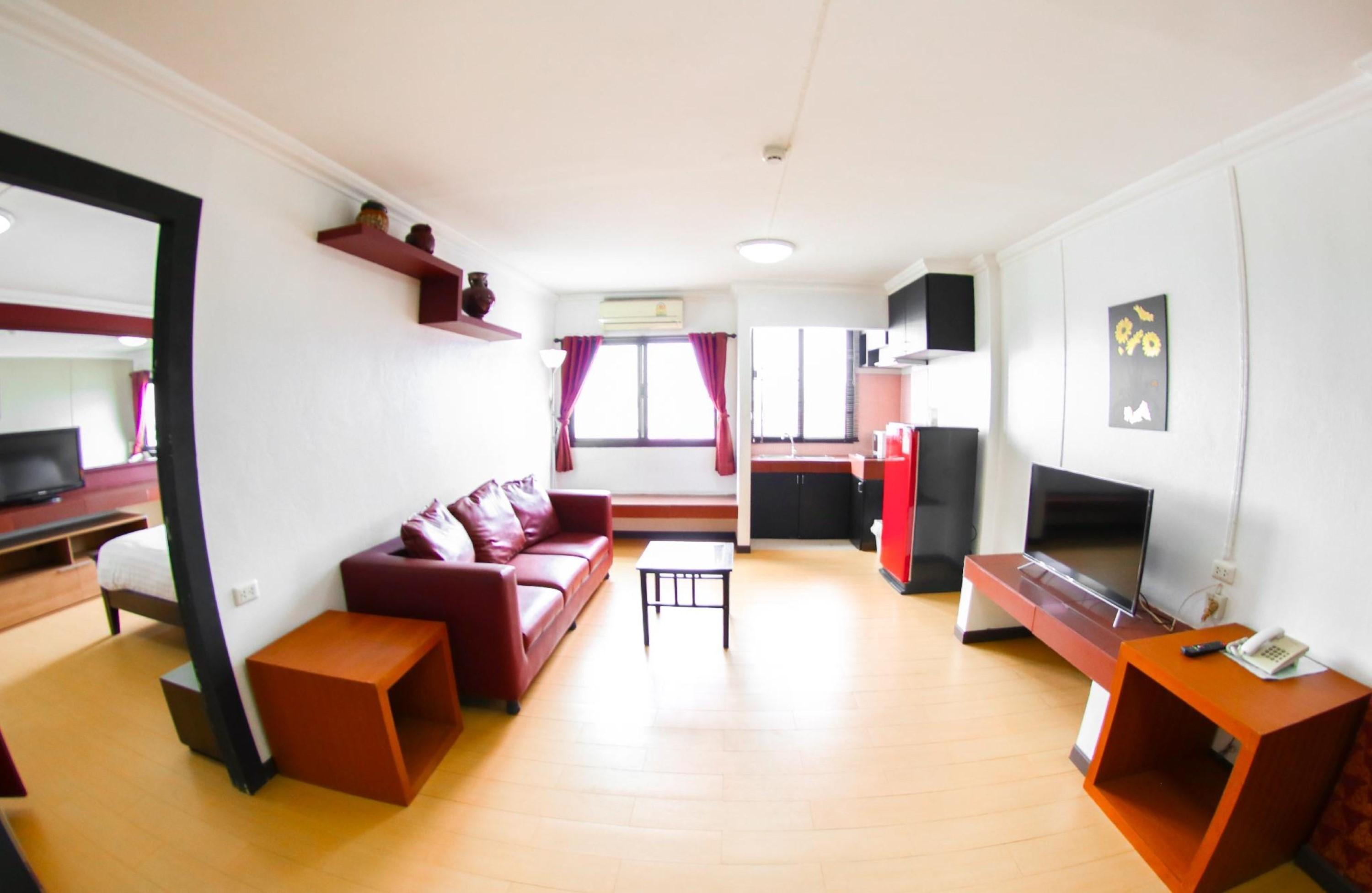 Smith Aparthotel 2*