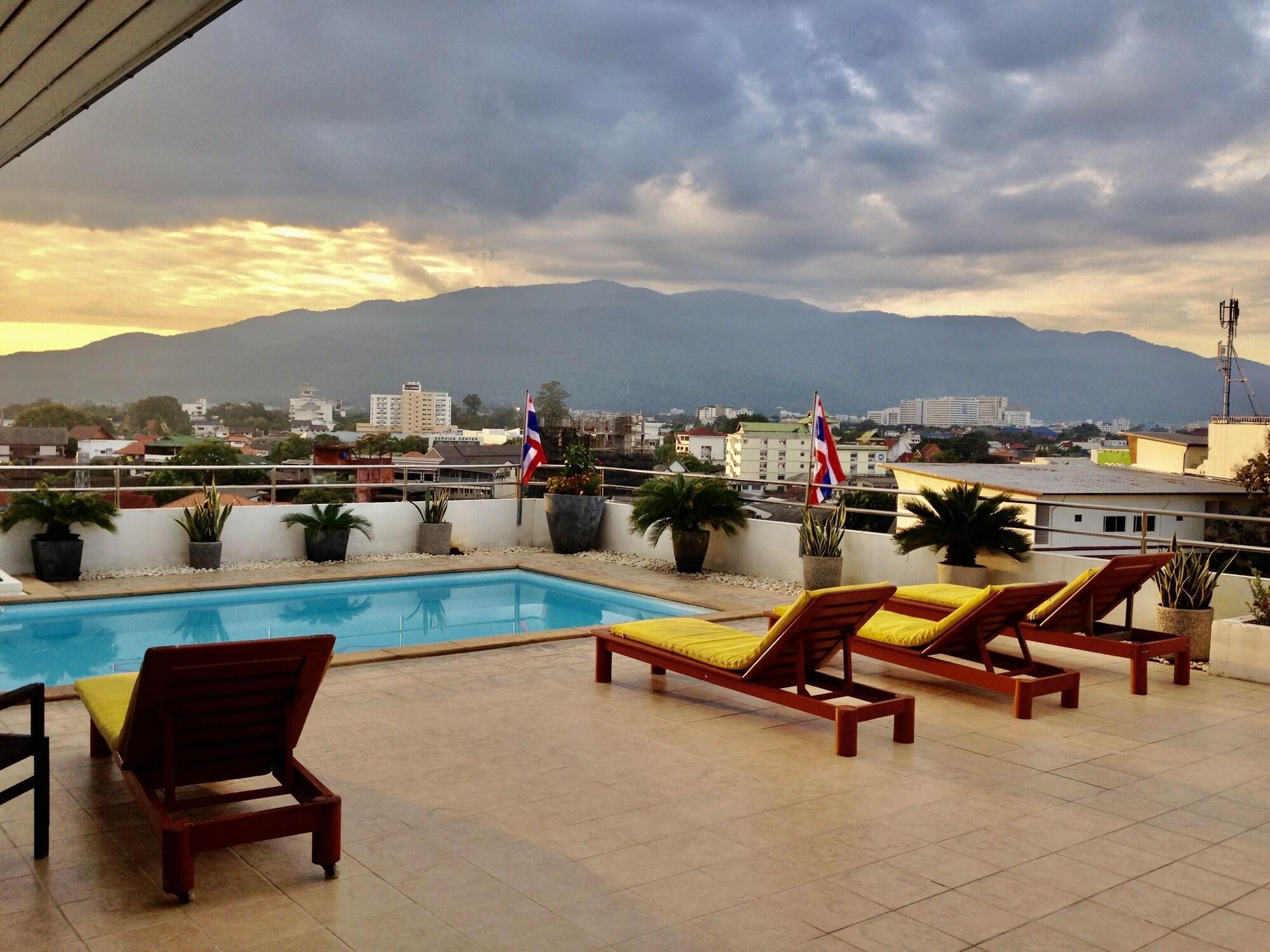 Smith Aparthotel 2*