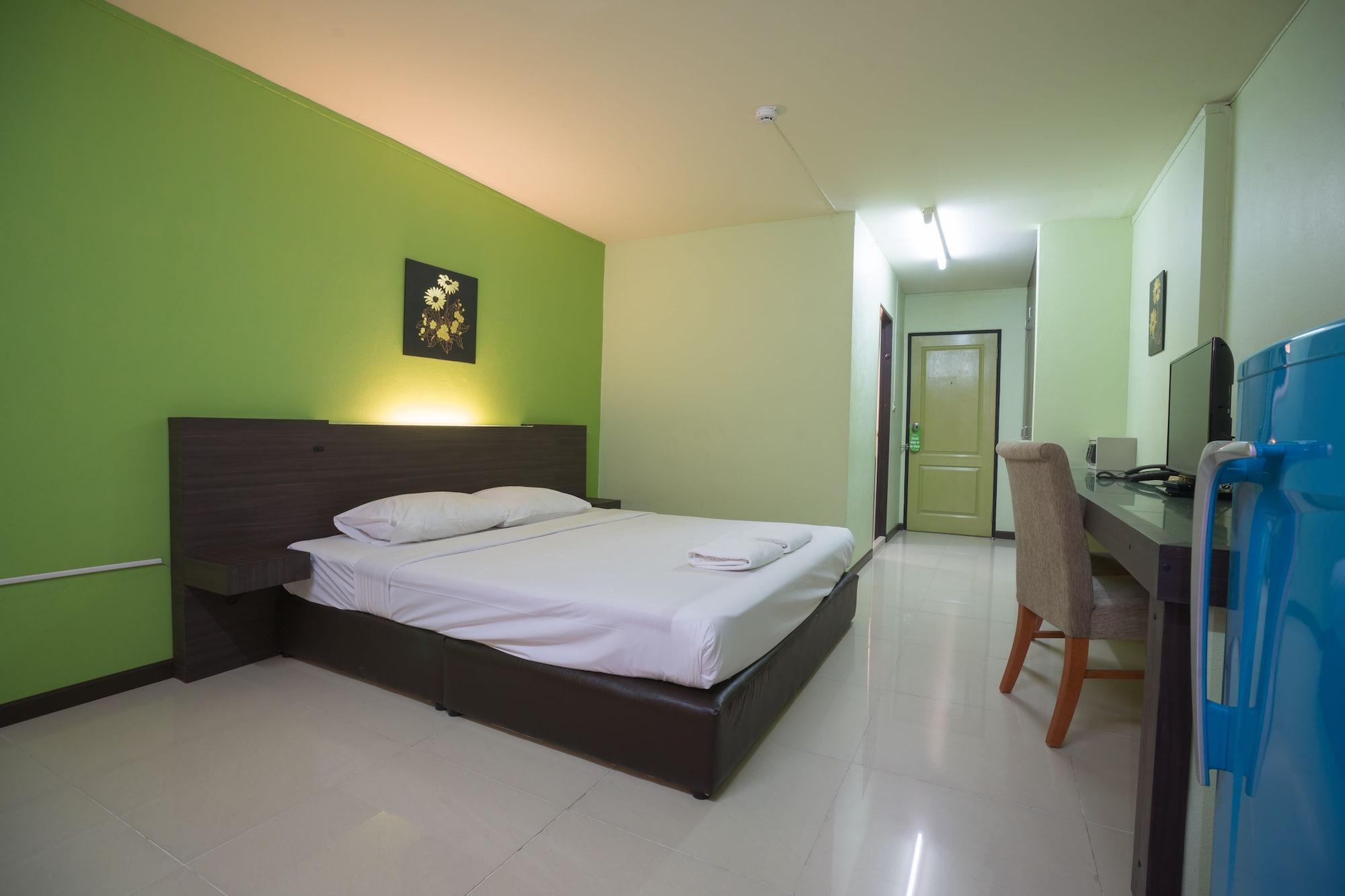 Smith Aparthotel 2*