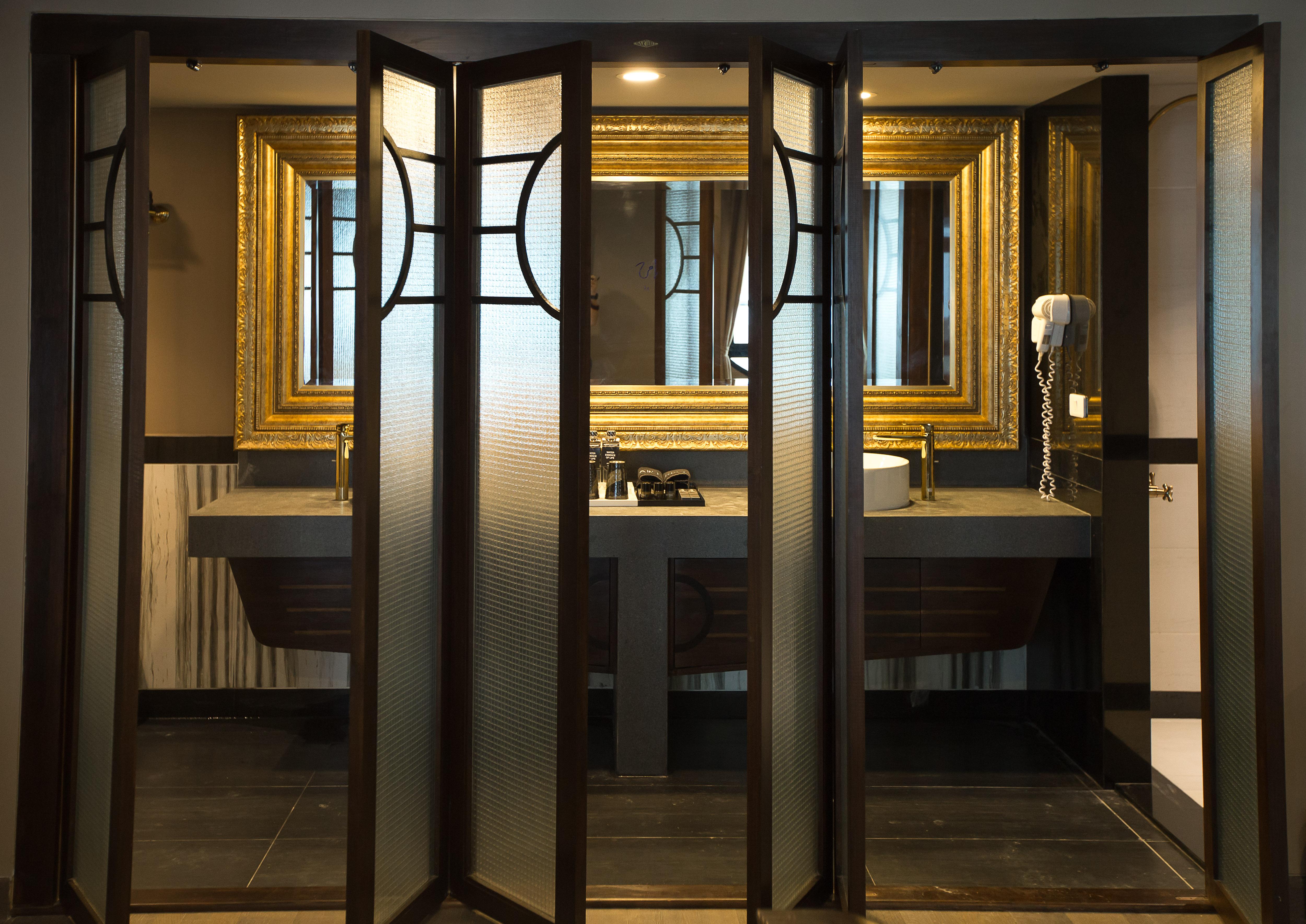 Art Mai Gallery Nimman Hotel