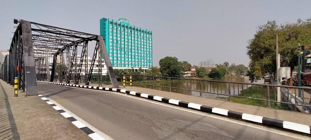 Diamond River Ping Petch-ngam