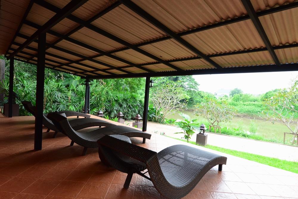 Hotel Baannamping Riverside Village 3*